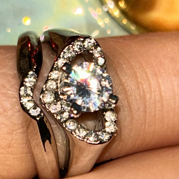 Lab created diamond 💎 18k white gold plated size 7 band and ring 💍 - Picture 4 of 8